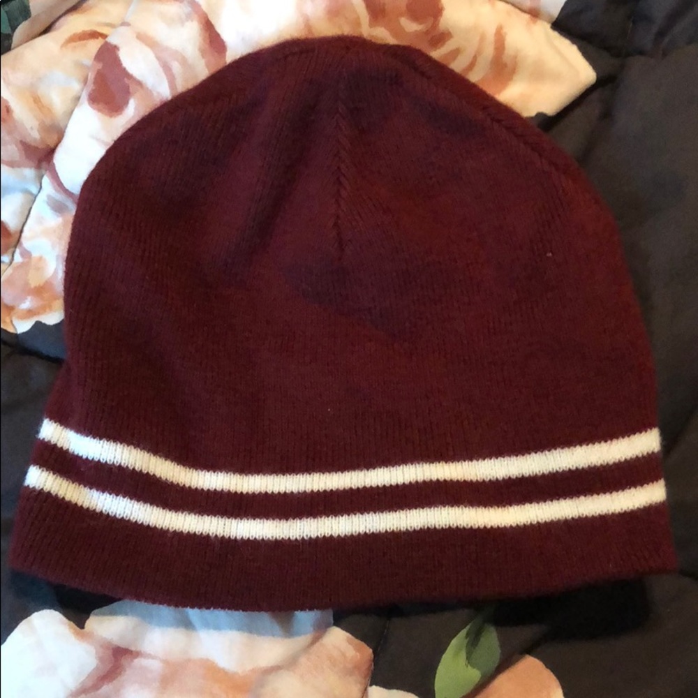 Maroon beanie